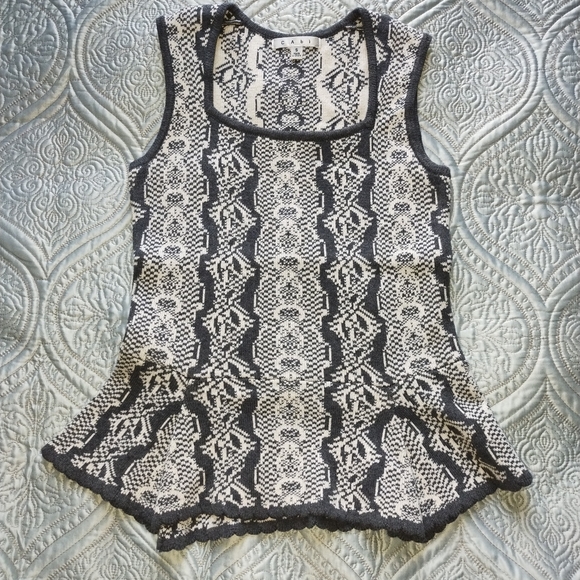 Cabi Peplum Sweater Tank Size XS - Picture 2 of 8